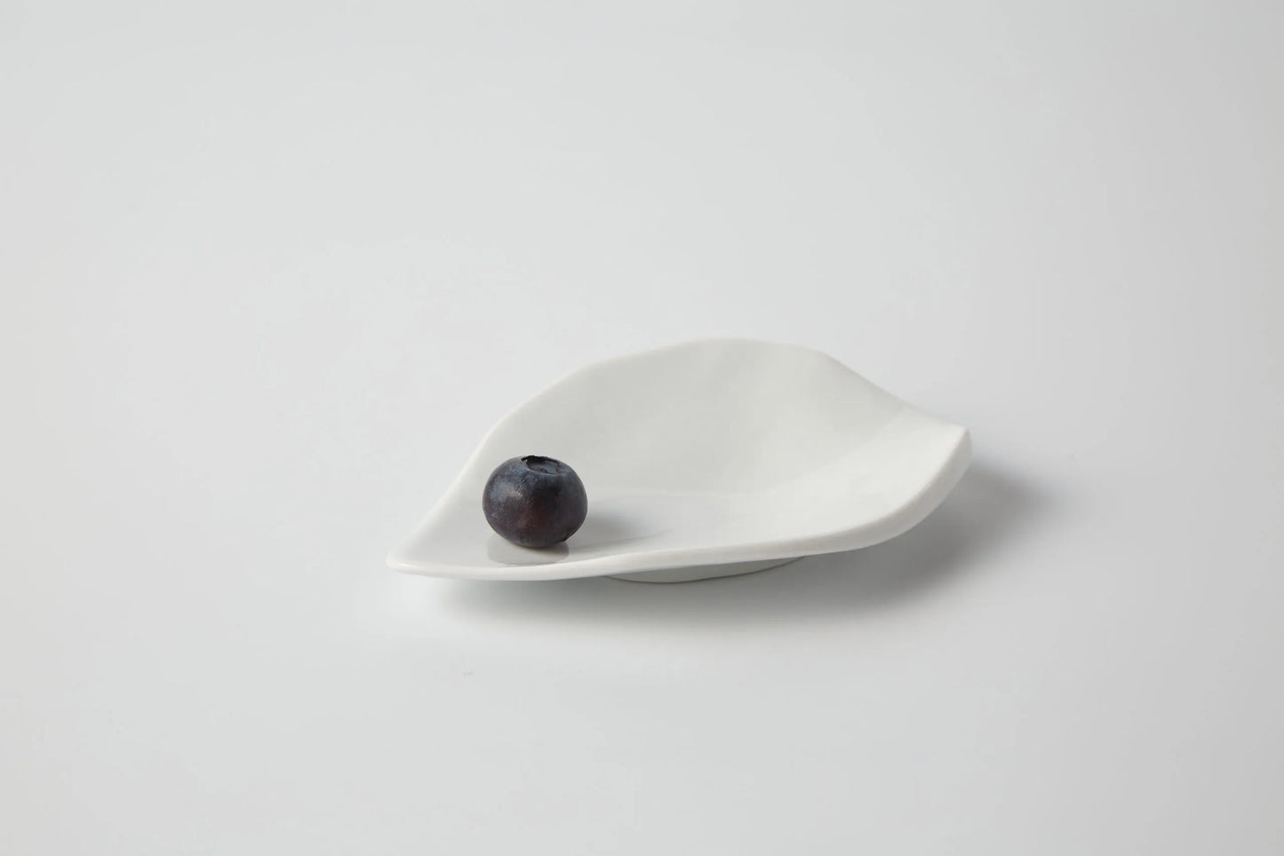 MUJAGI – Petal plate (Matt) S,M,L