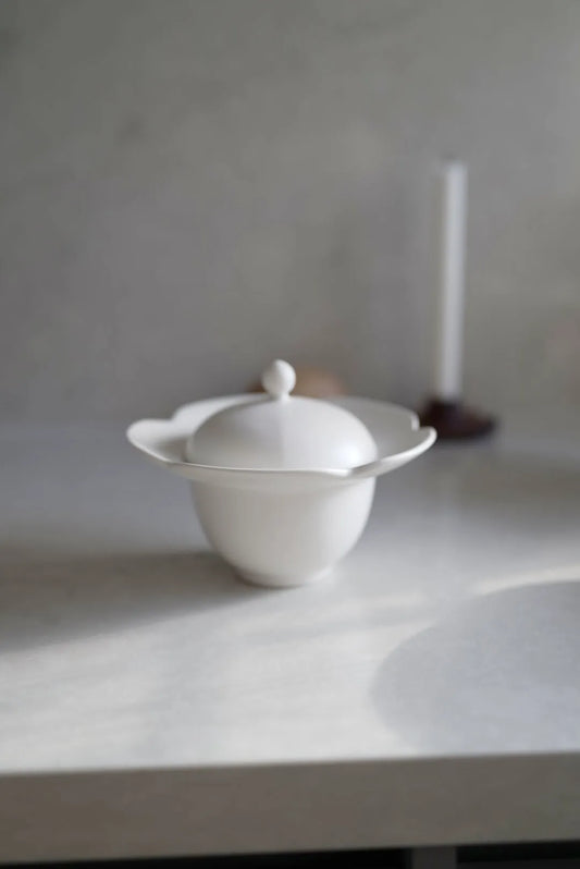 Tulip tureen -Seok Jun Yoon