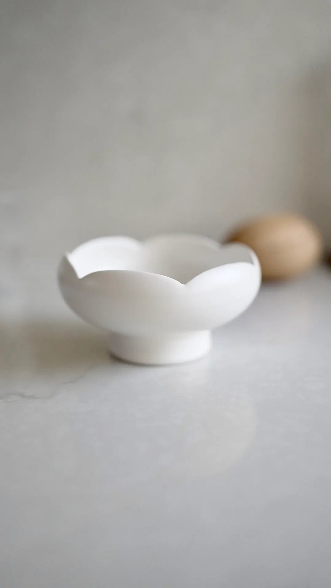 IJAGA White Wave Pedestal Bowl
