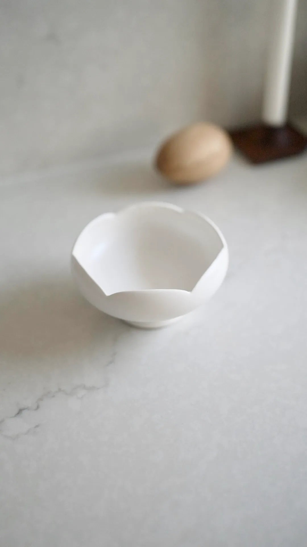 IJAGA White Wave Pedestal Bowl