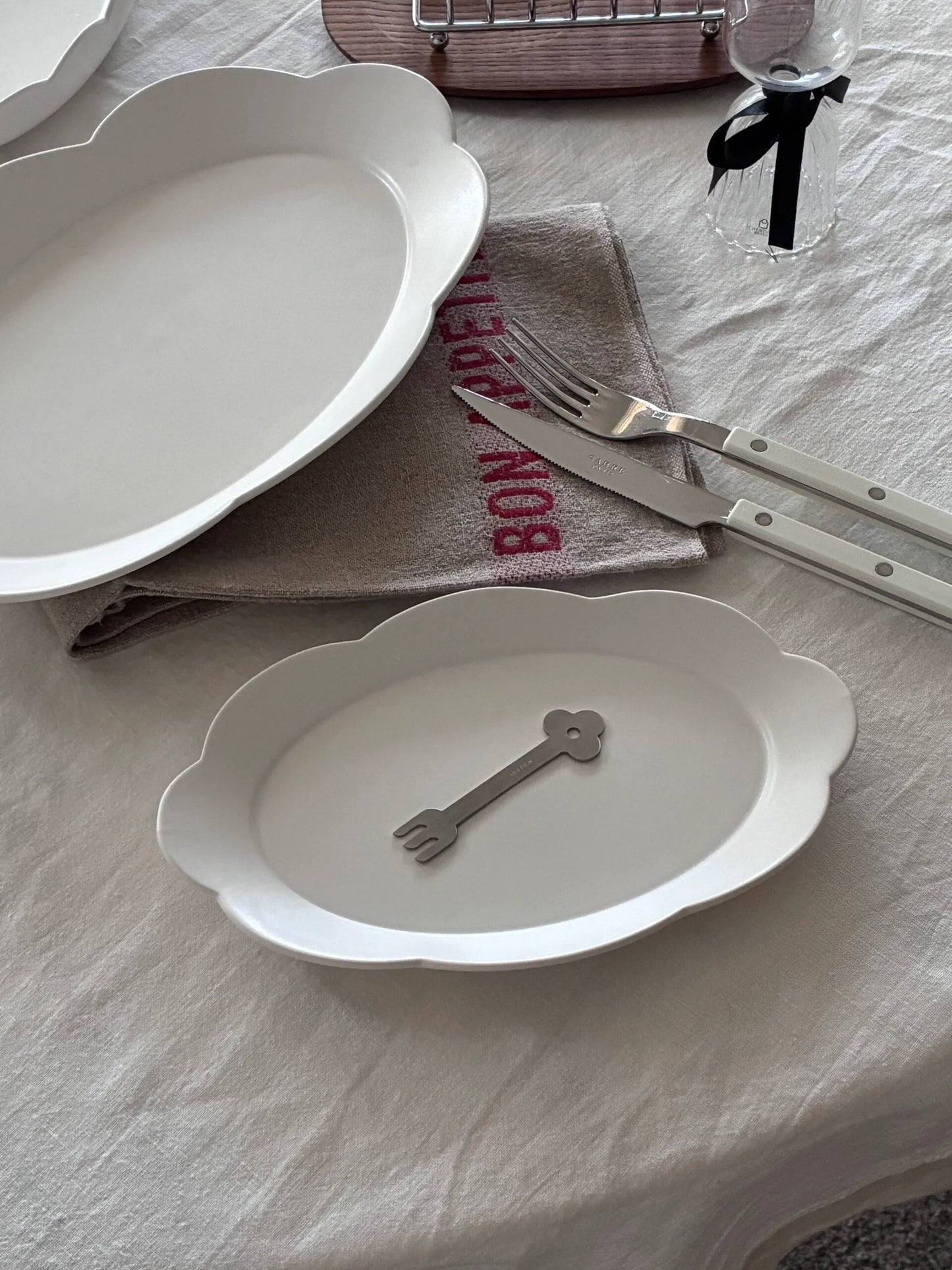 Cloud Oval Plate(3 Sizes) | Aria Workroom