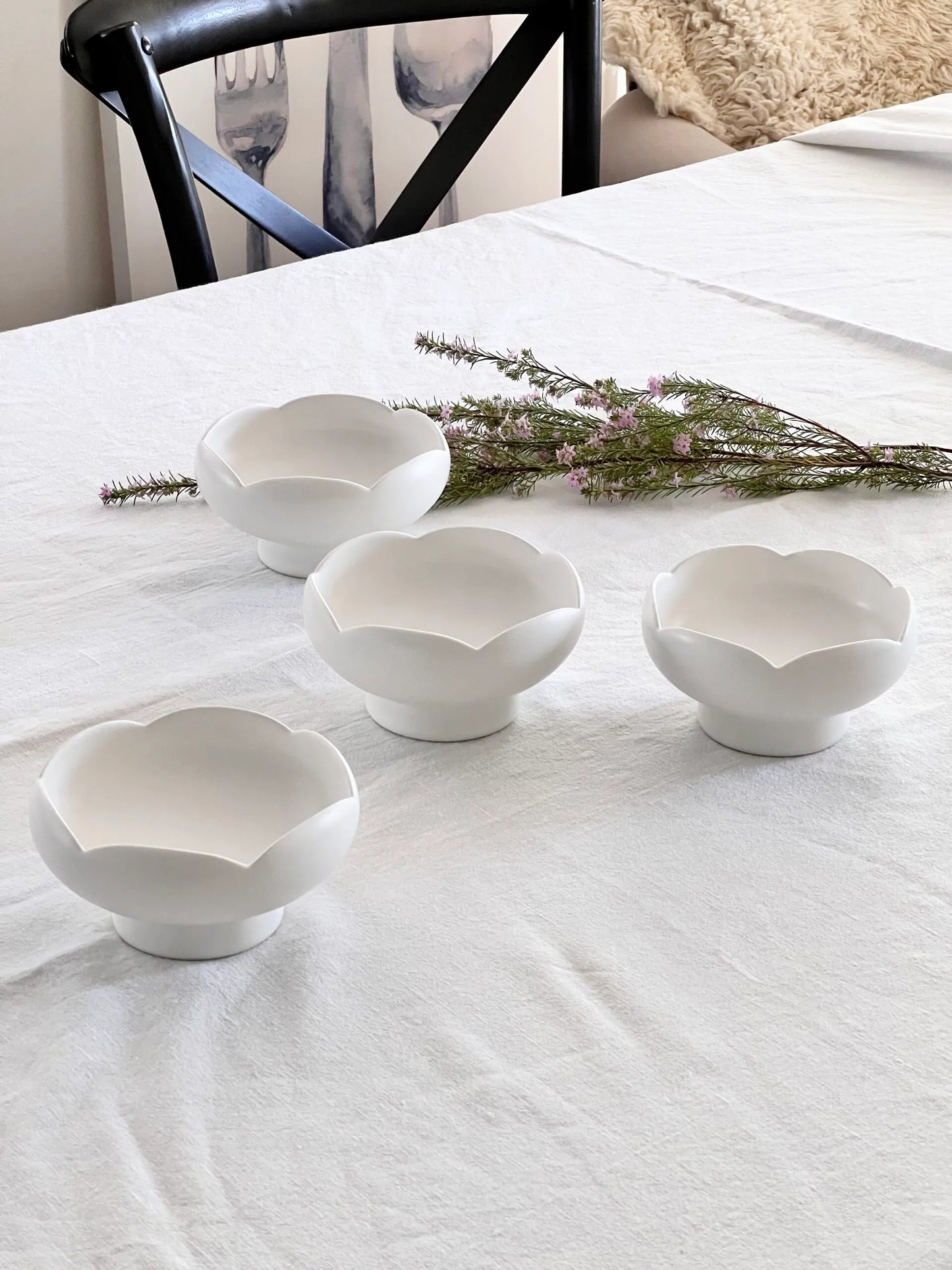 IJAGA White Wave Pedestal Bowl